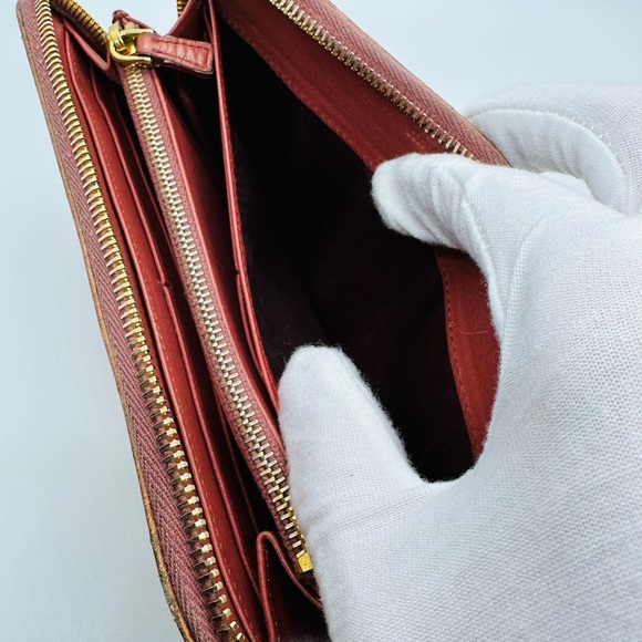 MIU MIU large Crocodile Zip around Wallet - Picture 9 of 11